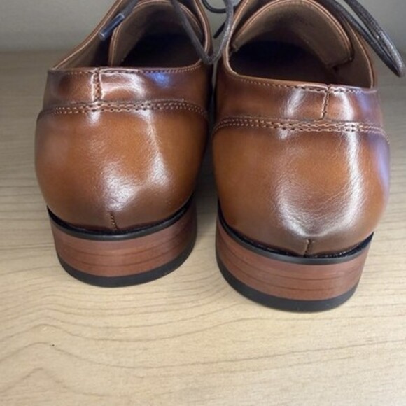 Men's 8.5 GUESS Shelly Oxford Dress Shoes Medium Brown Faux Leather Cap Toe